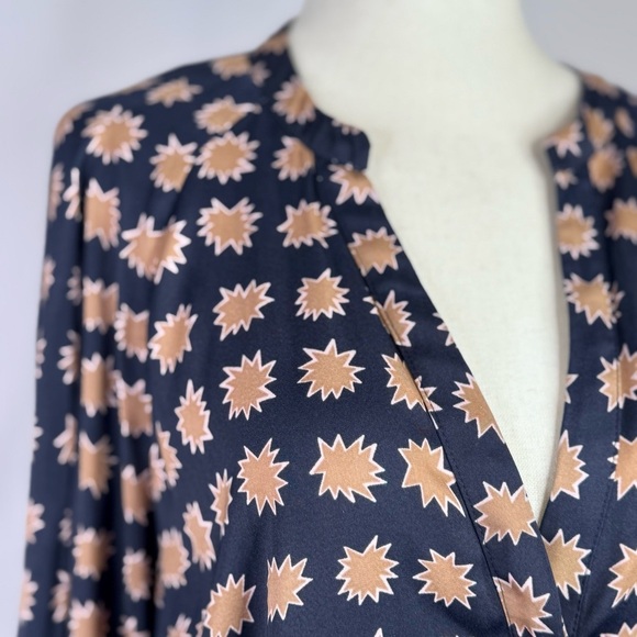 Boden silky blouse navy tan v-neck buttons balloon sleeves elastic cuff 12 - Picture 2 of 11